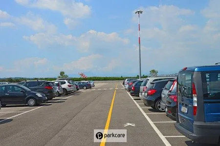 Parcheggio P2 Aeroporto Verona foto 3