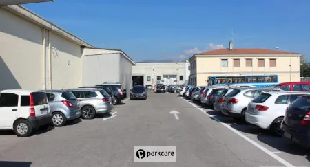 I.V.M. Parking foto 1