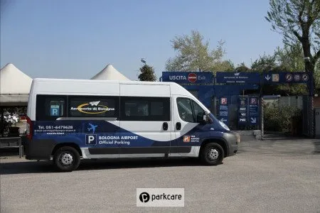 Parcheggio P4 Aeroporto Bologna foto 3